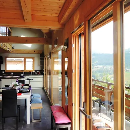 Aux Gets Avec Vue Sur Montagne Et Cheminee Chalet