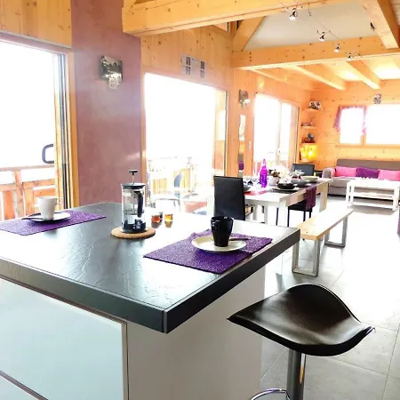 Chalet Aux Gets Avec Vue Sur Montagne Et Cheminee