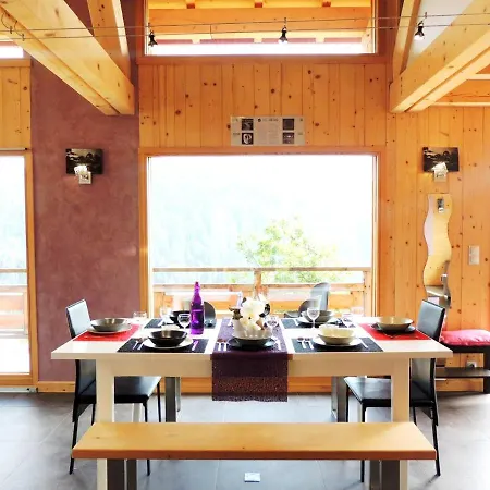 Aux Gets Avec Vue Sur Montagne Et Cheminee Chalet