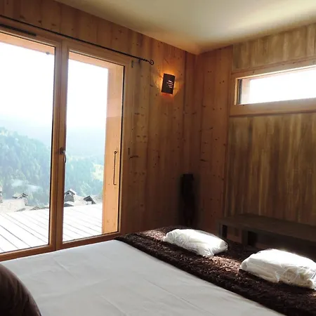 Aux Gets Avec Vue Sur Montagne Et Cheminee Шале *